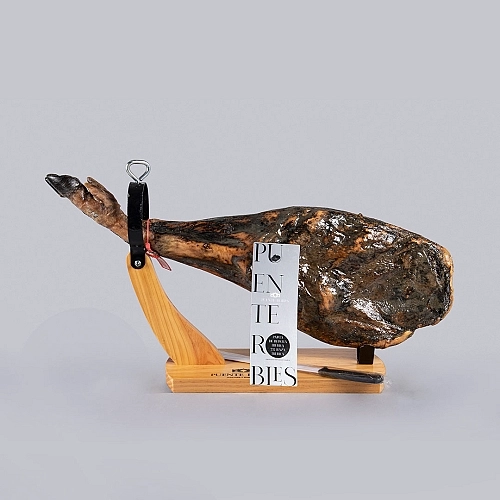 ACORN-FED IBERIAN SHOULDER HAM 75% FROM 5 KG TO 5.5 KG + FREE HAM HOLDER