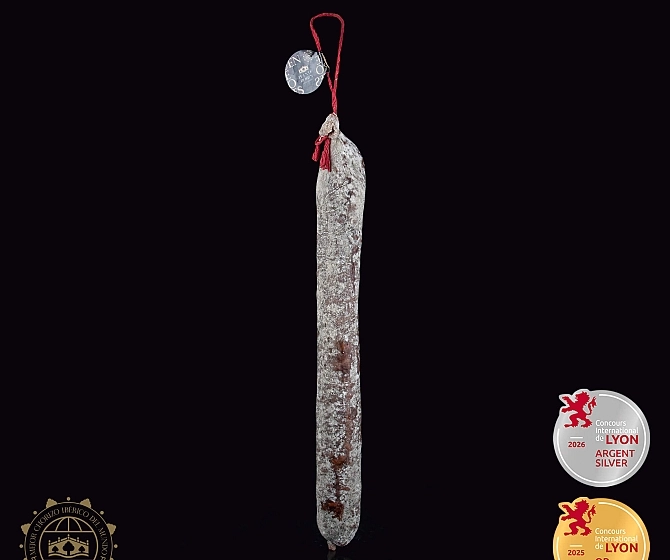 Chorizo Cular de Bellota: Medalla de Plata 2026 y Medalla de Oro 2025 Chorizo Cular de Bellota: Medalla de Plata 2026 y Medalla de Oro 2025