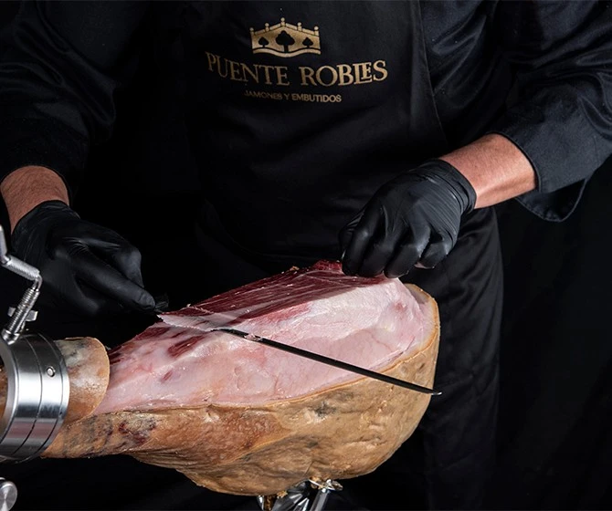 ¿Cómo Cortar un Jamón Ibérico? Guía Paso a Paso ¿Cómo Cortar un Jamón Ibérico? Guía Paso a Paso