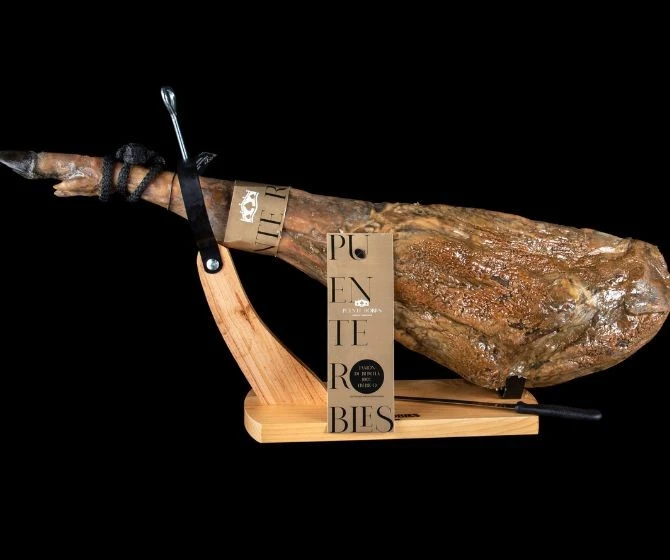 JAMÓN DE BELLOTA IBÉRICO 100% RAZA IBÉRICA PUENTE ROBLES JAMÓN DE BELLOTA IBÉRICO 100% RAZA IBÉRICA PUENTE ROBLES