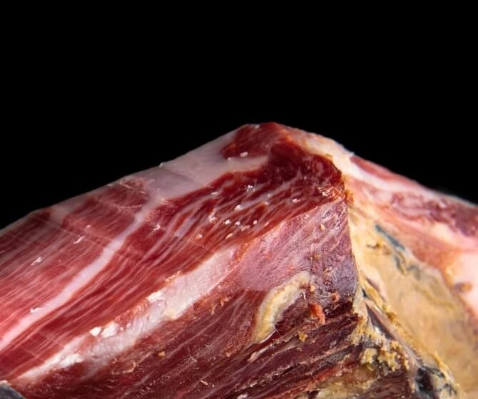 Puntos blancos en un jamón ibérico Puntos blancos en un jamón ibérico